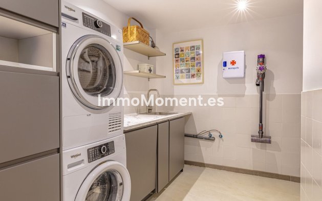 Resale - Villa - Estepona - Selwo