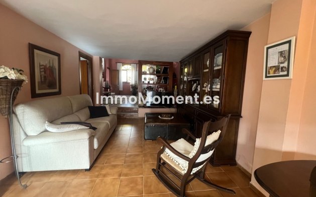 Bestaande woning - Villa - Estepona  - Estepona Centro