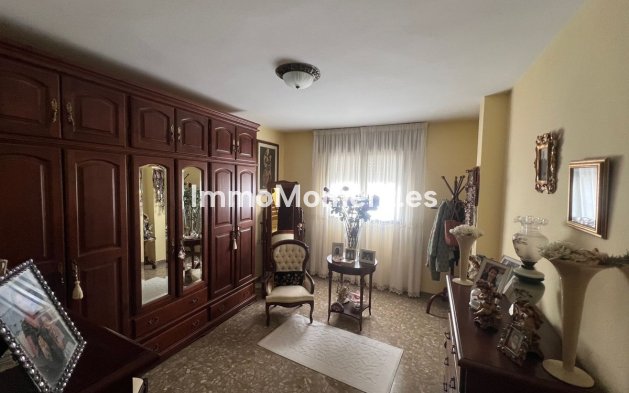 Bestaande woning - Villa - Estepona  - Estepona Centro