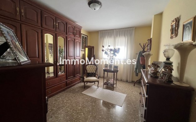 Bestaande woning - Villa - Estepona  - Estepona Centro