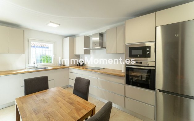 Bestaande woning - Geschakelde woning - Estepona  - Atalaya