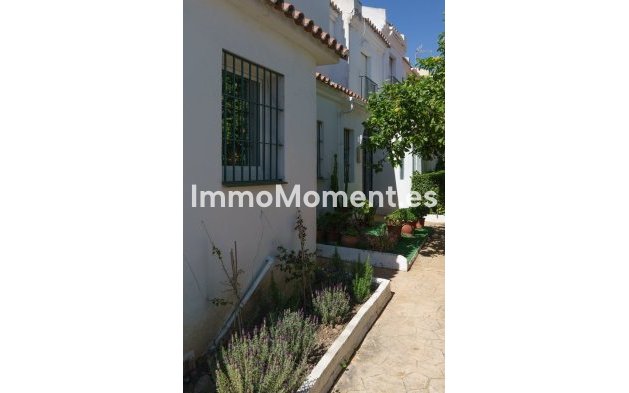 Bestaande woning - Geschakelde woning - Estepona  - Atalaya