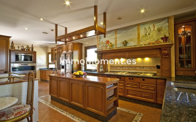 Bestaande woning - Villa - Marbella - Nueva Andalucía