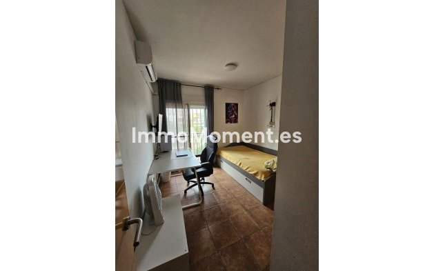 Bestaande woning - Geschakelde woning - Binnenland  - Alhaurín de la Torre