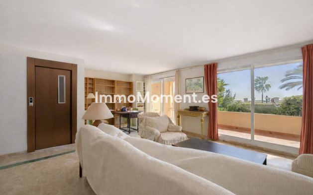 Revente - Maison mitoyenne - Estepona  - Estepona Centro