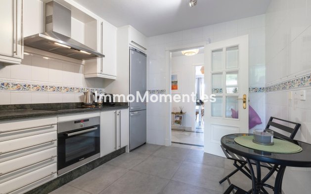 Revente - Appartement - Marbella - Nueva Andalucía