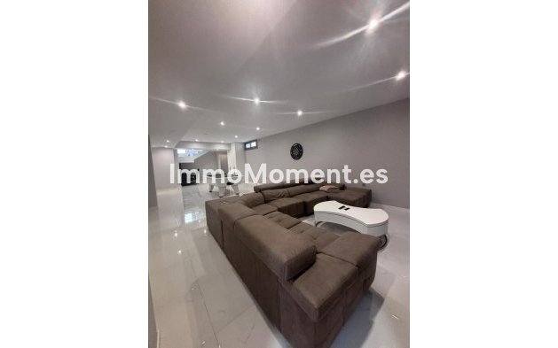 Wiederverkauf - Villa - Orihuela - Villamartin