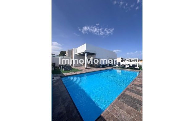 Wiederverkauf - Villa - Orihuela - Villamartin