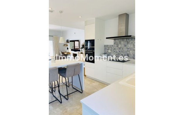 Resale - Apartment - El Paraiso - New Golden Mile