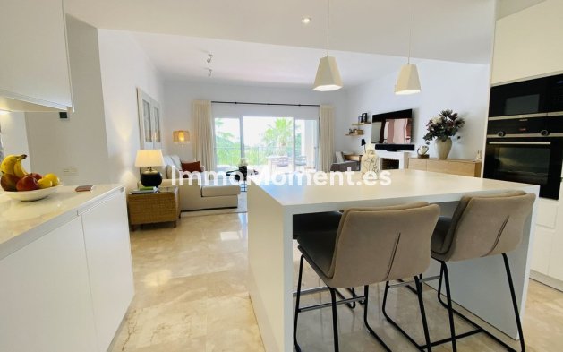 Resale - Apartment - El Paraiso - New Golden Mile