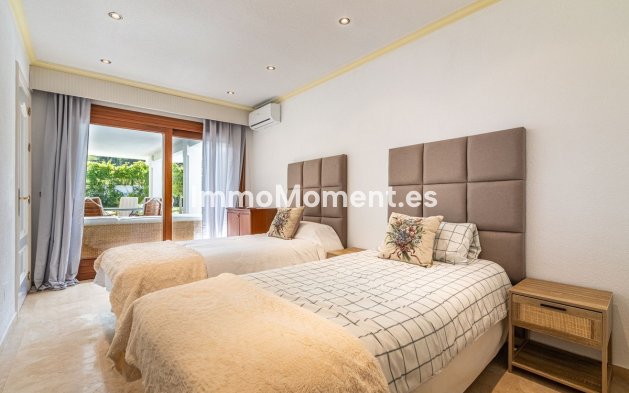 Revente - Villa - Estepona  - New Golden Mile