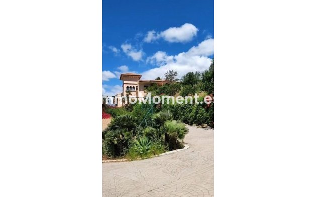 Resale - Villa - Estepona - Estepona Centro