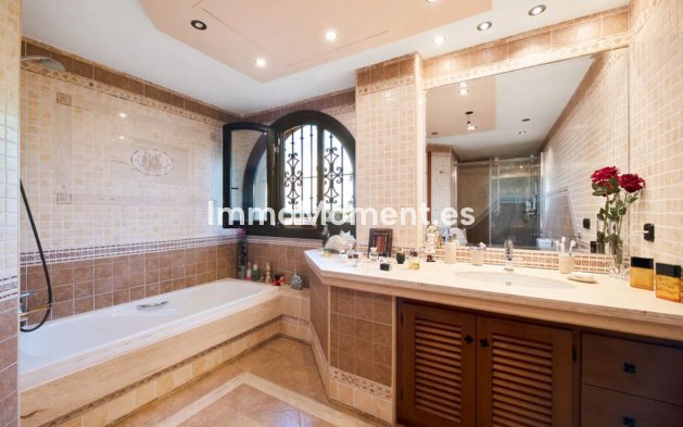 Resale - Villa - Estepona - Estepona Centro