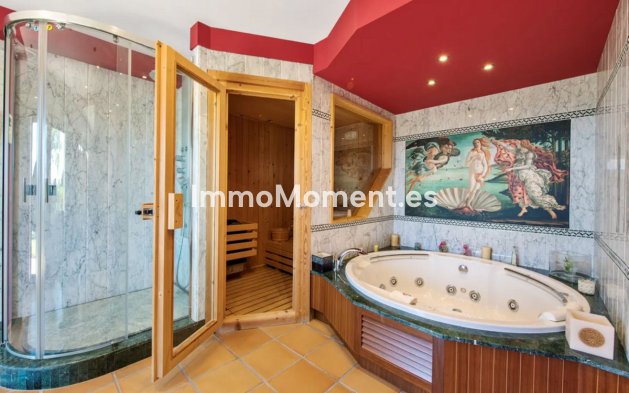 Resale - Villa - Estepona - Estepona Centro