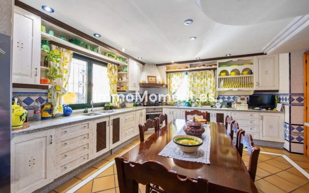 Resale - Country house - Estepona - Estepona Centro