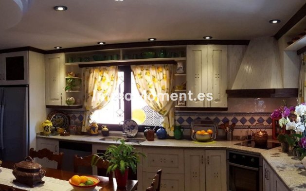 Resale - Country house - Estepona - Estepona Centro