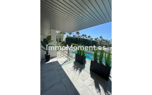 Resale - Apartment - Estepona - Costalita
