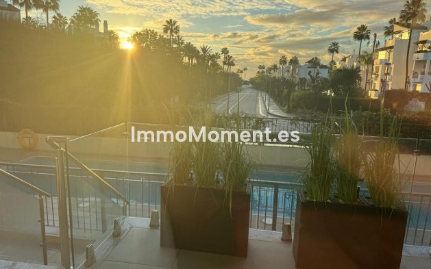 Resale - Apartment - Estepona - Costalita