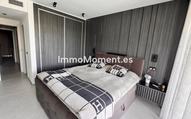 Resale - Apartment - Estepona - Costalita