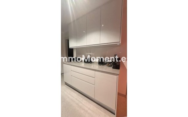 Resale - Apartment - Estepona - Costalita