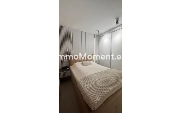 Resale - Apartment - Estepona - Costalita