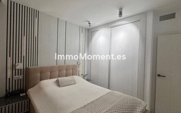 Resale - Apartment - Estepona - Costalita