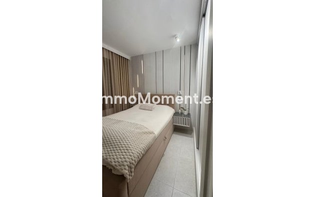Resale - Apartment - Estepona - Costalita