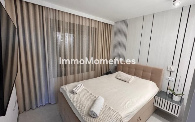Resale - Apartment - Estepona - Costalita