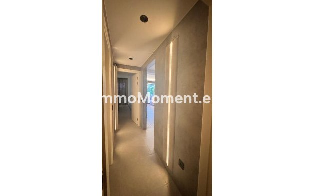 Resale - Apartment - Estepona - Costalita