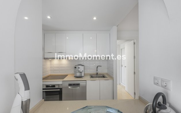 Resale - Apartment - Estepona - Estepona Centro