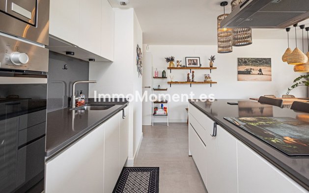 Resale - Apartment - Estepona - Selwo