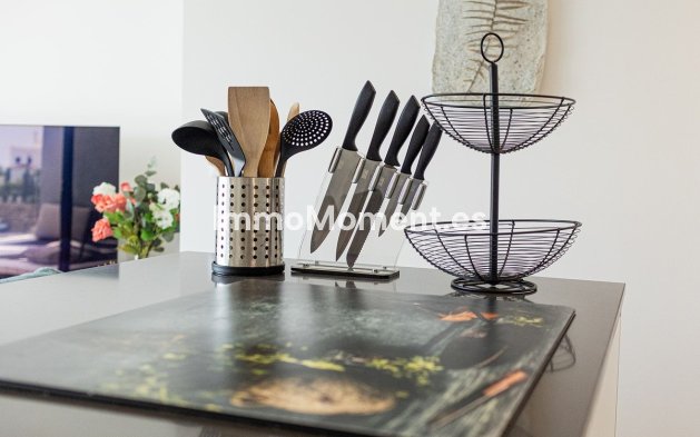 Resale - Apartment - Estepona - Selwo