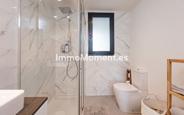 Resale - Apartment - Estepona - Selwo