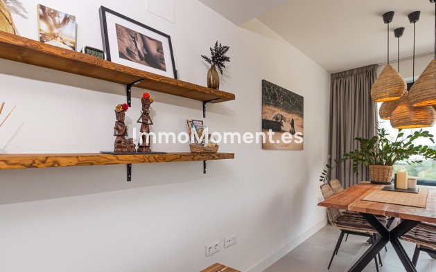 Resale - Apartment - Estepona - Selwo