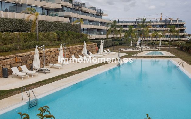 Resale - Apartment - Estepona - Selwo