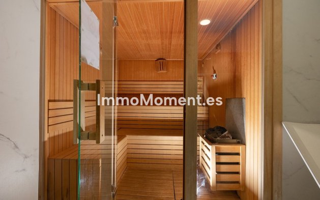 Resale - Apartment - Estepona - Selwo