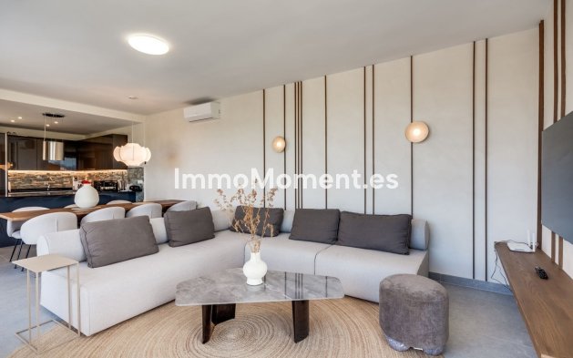 Resale - Villa - Estepona - Estepona Centro