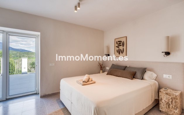 Resale - Villa - Estepona - Estepona Centro