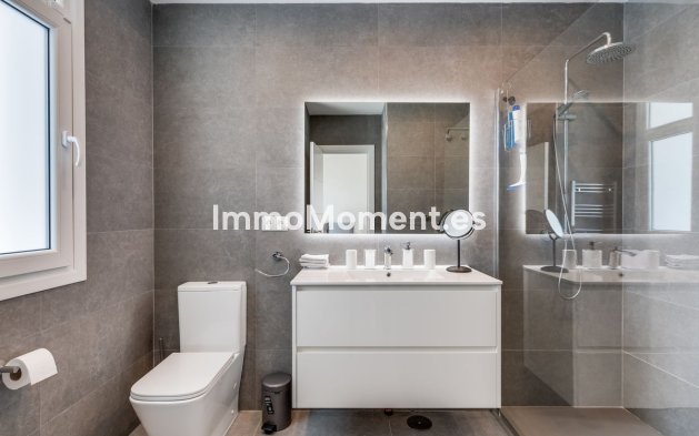 Resale - Villa - Estepona - Estepona Centro
