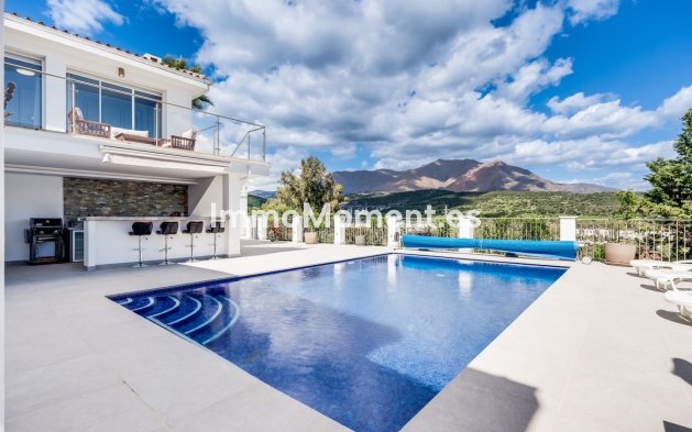 Resale - Villa - Estepona - Estepona Centro
