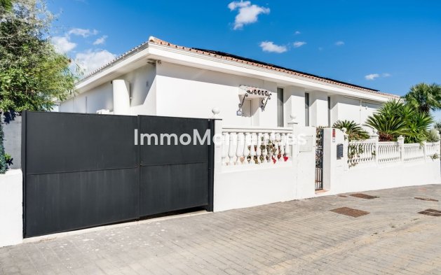 Resale - Villa - Estepona - Estepona Centro