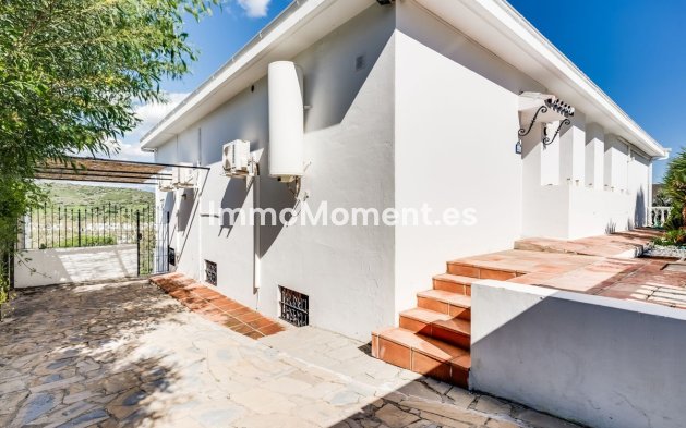 Resale - Villa - Estepona - Estepona Centro