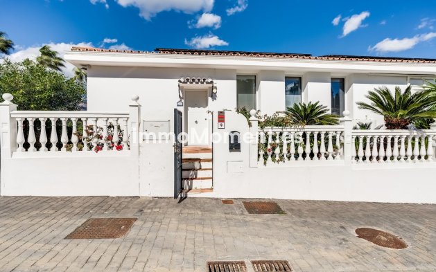 Resale - Villa - Estepona - Estepona Centro