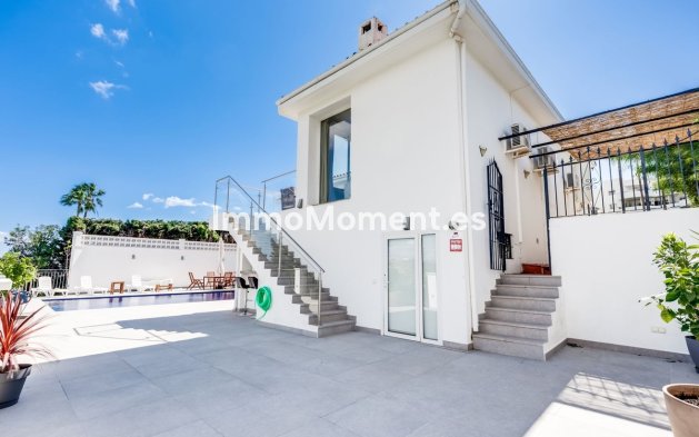 Resale - Villa - Estepona - Estepona Centro