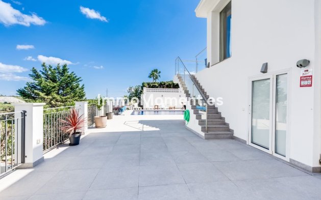 Resale - Villa - Estepona - Estepona Centro
