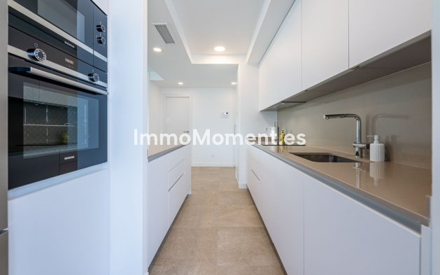 Resale - Apartment - Estepona - Estepona Centro