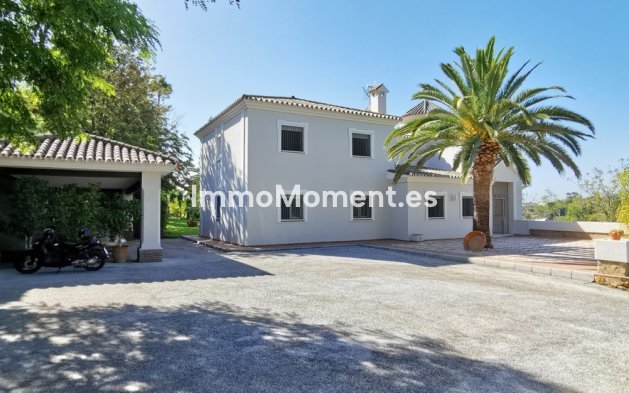 Resale - Villa - Estepona - Estepona Centro