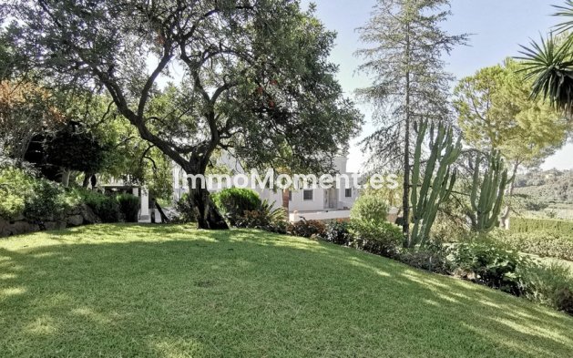 Resale - Villa - Estepona - Estepona Centro