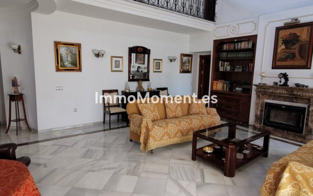 Resale - Villa - Estepona - Estepona Centro
