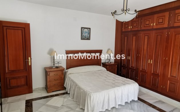Resale - Villa - Estepona - Estepona Centro